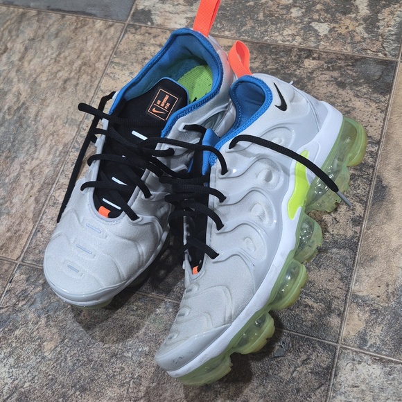 Nike Shoes - Nike VaporMax Womens 7.5